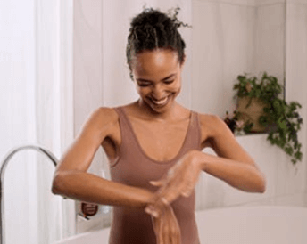 How to apply your body exfoliator?